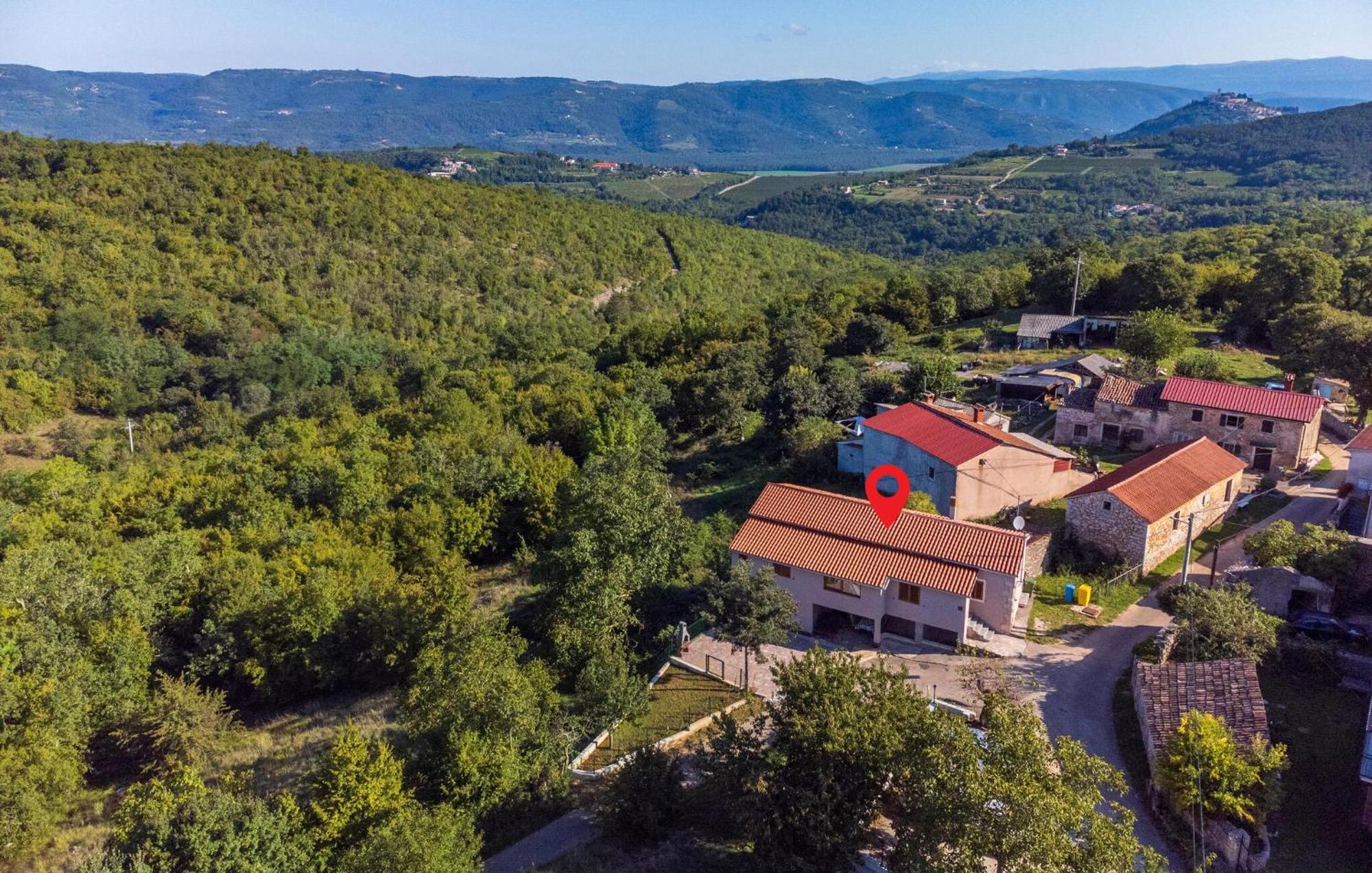 2 Bedroom Amazing Home In Rakotule Екстериор снимка